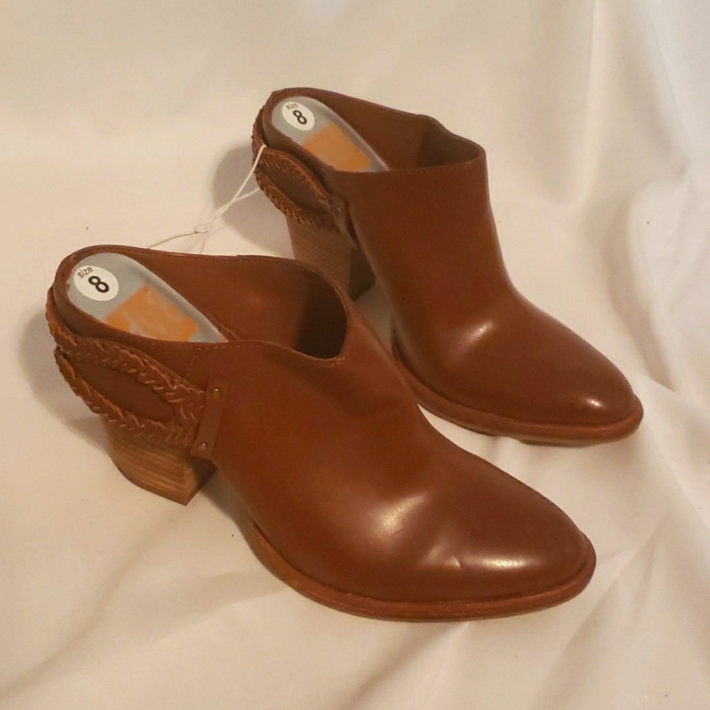 *NEW* Dv8 dolce vita heeled booties sz 8